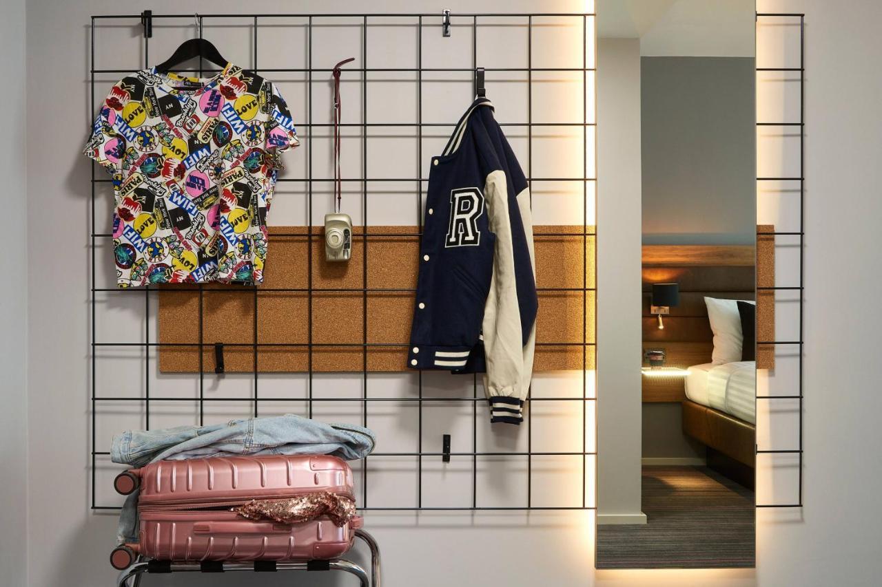 Queen Room,1645703487:JPEG