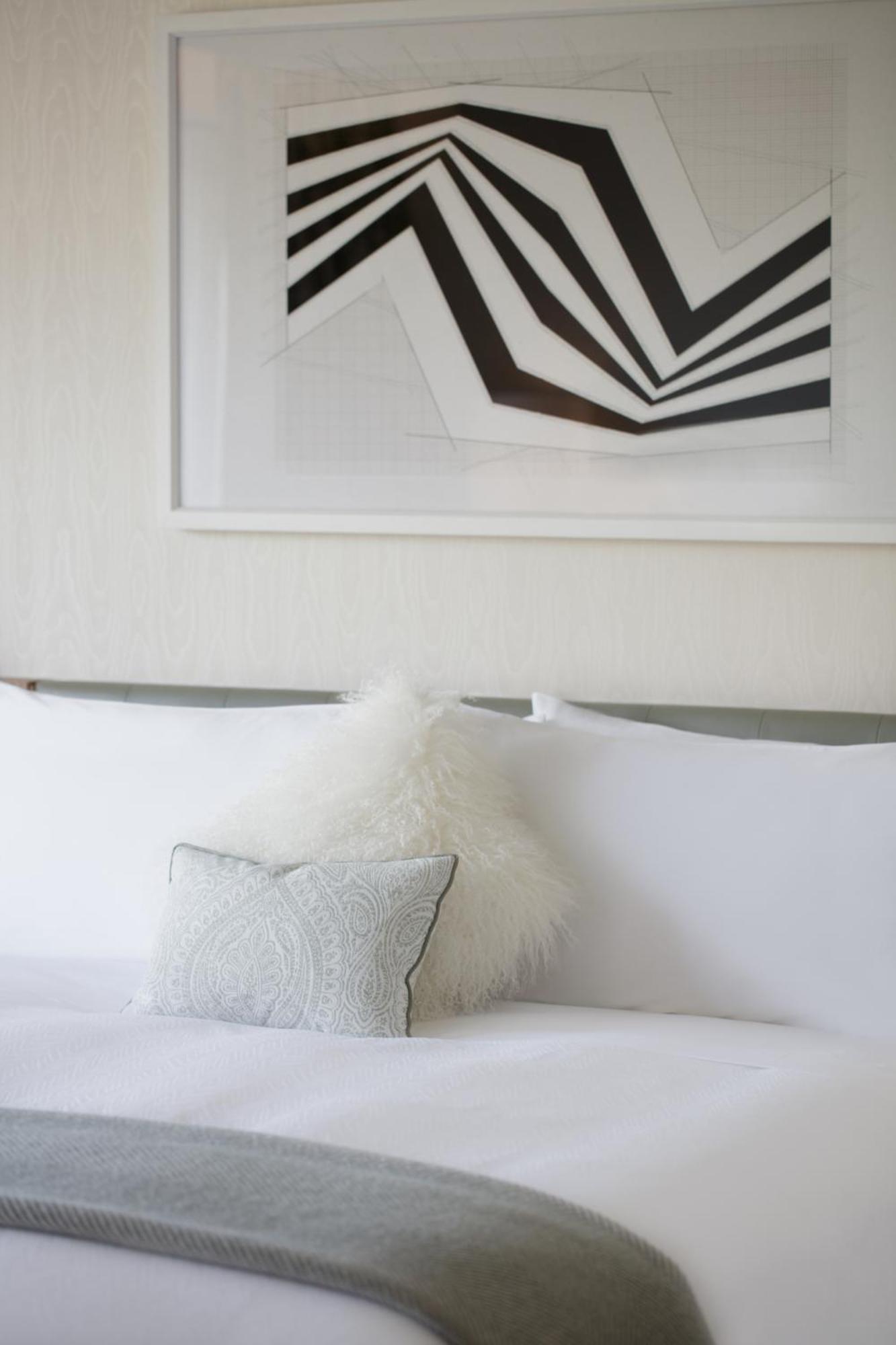 Junior Suite King Bed,1697808443:JPEG