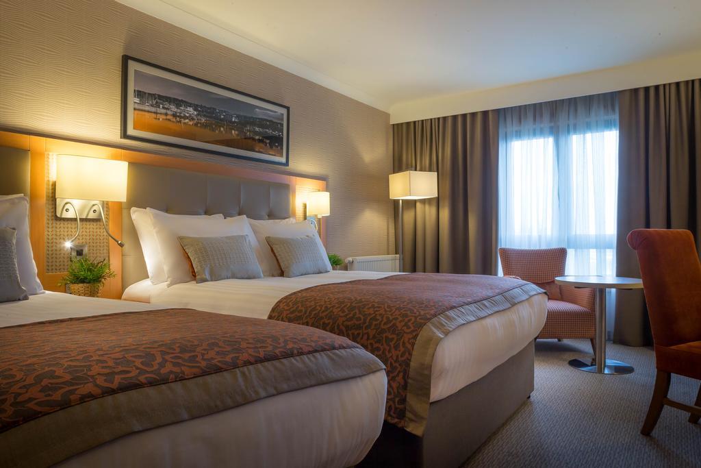 Deluxe Double & Single Room