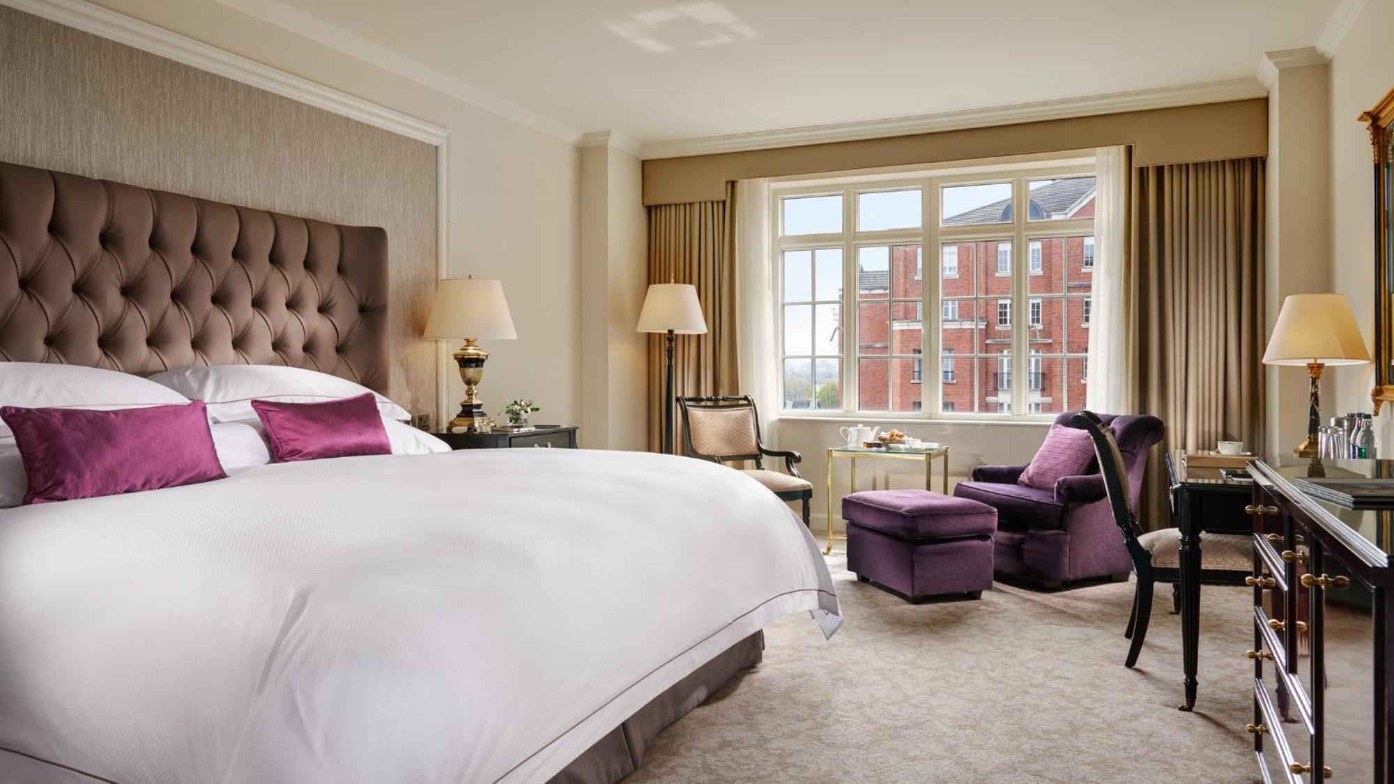Classic King Room Courtyard View